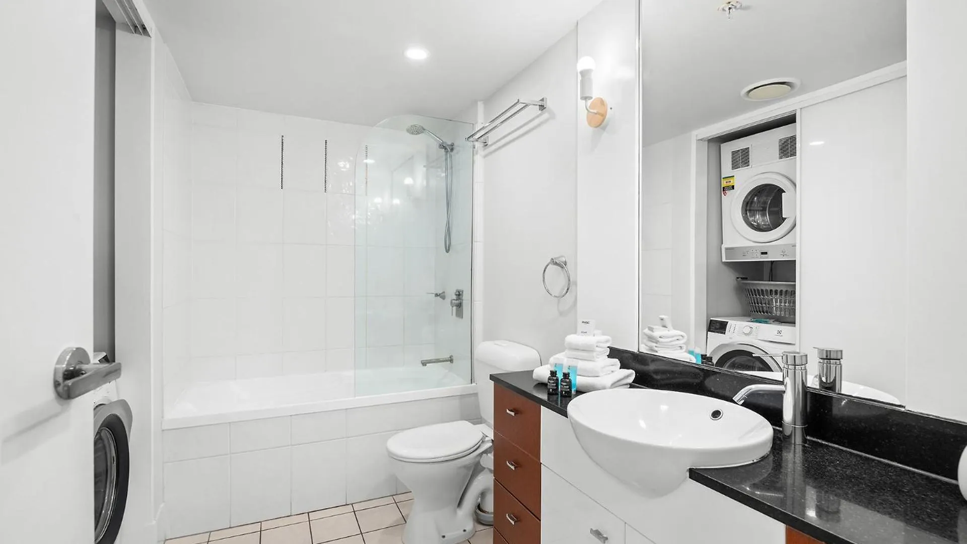 Deluxe 2 Bedroom Apartment Ocean And Hinterland Views 골드코스트