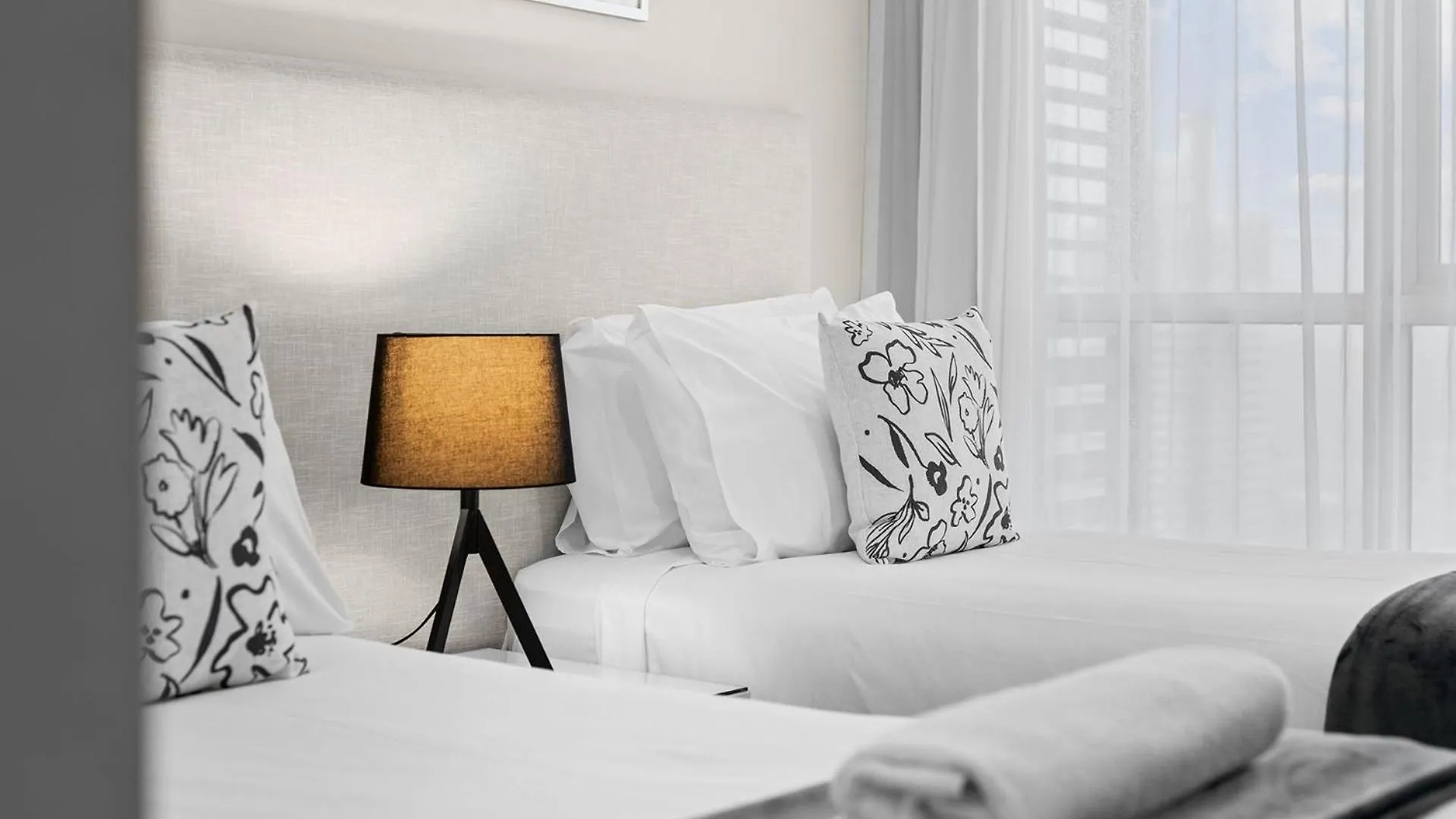 Deluxe 2 Bedroom Apartment Ocean And Hinterland Views 골드코스트
