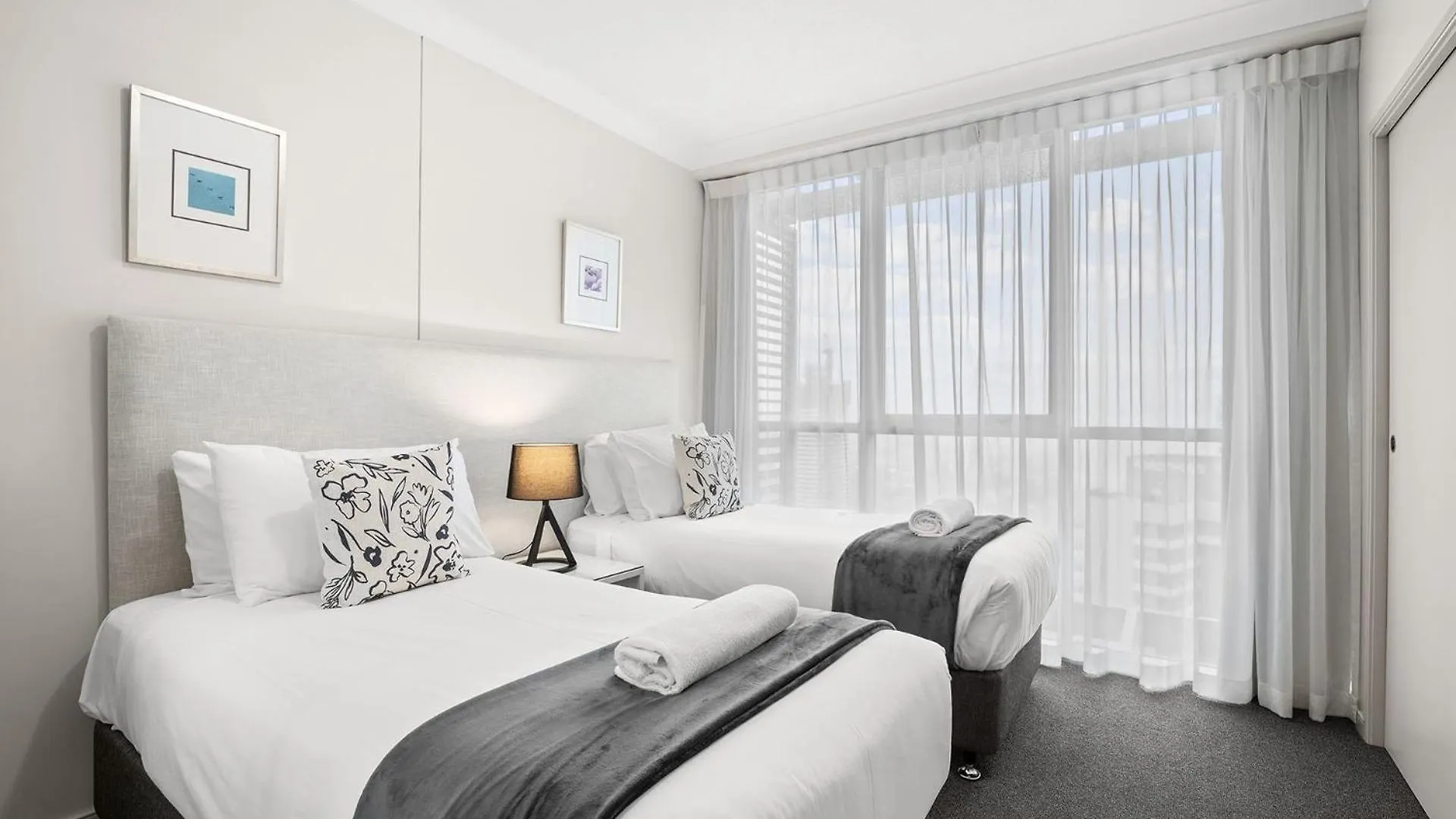 Deluxe 2 Bedroom Apartment Ocean And Hinterland Views 골드코스트