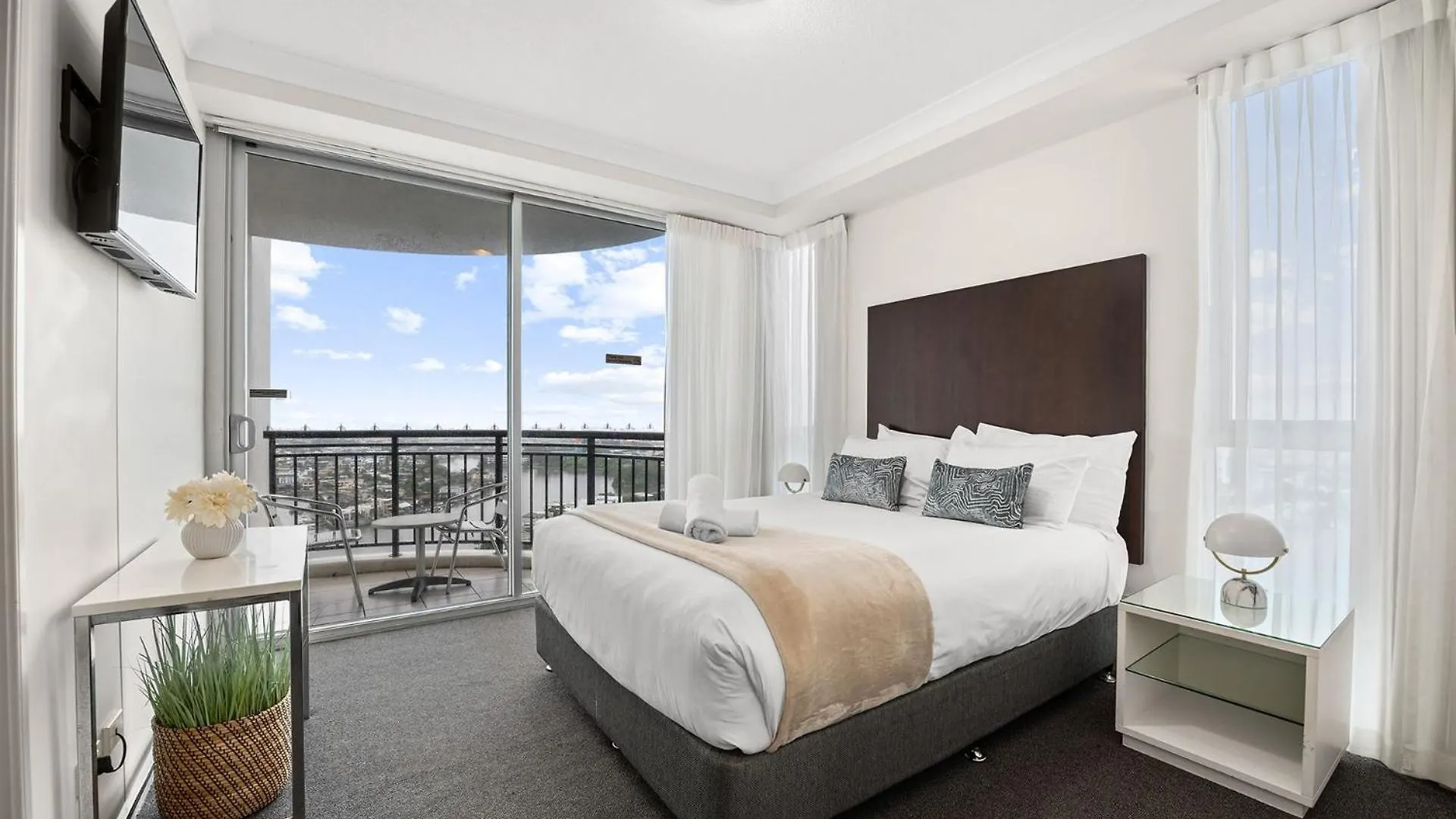 Deluxe 2 Bedroom Apartment Ocean And Hinterland Views 골드코스트 0*,