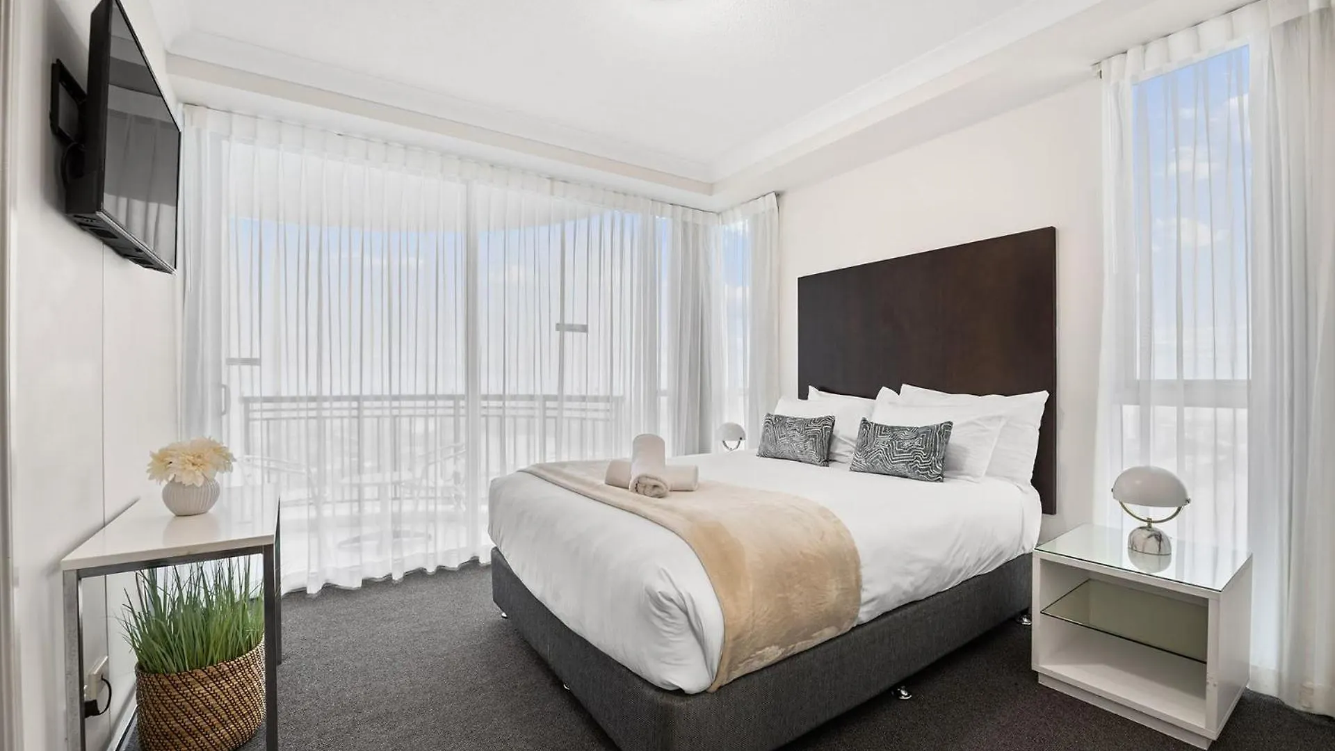 Deluxe 2 Bedroom Apartment Ocean And Hinterland Views 골드코스트 오스트레일리아
