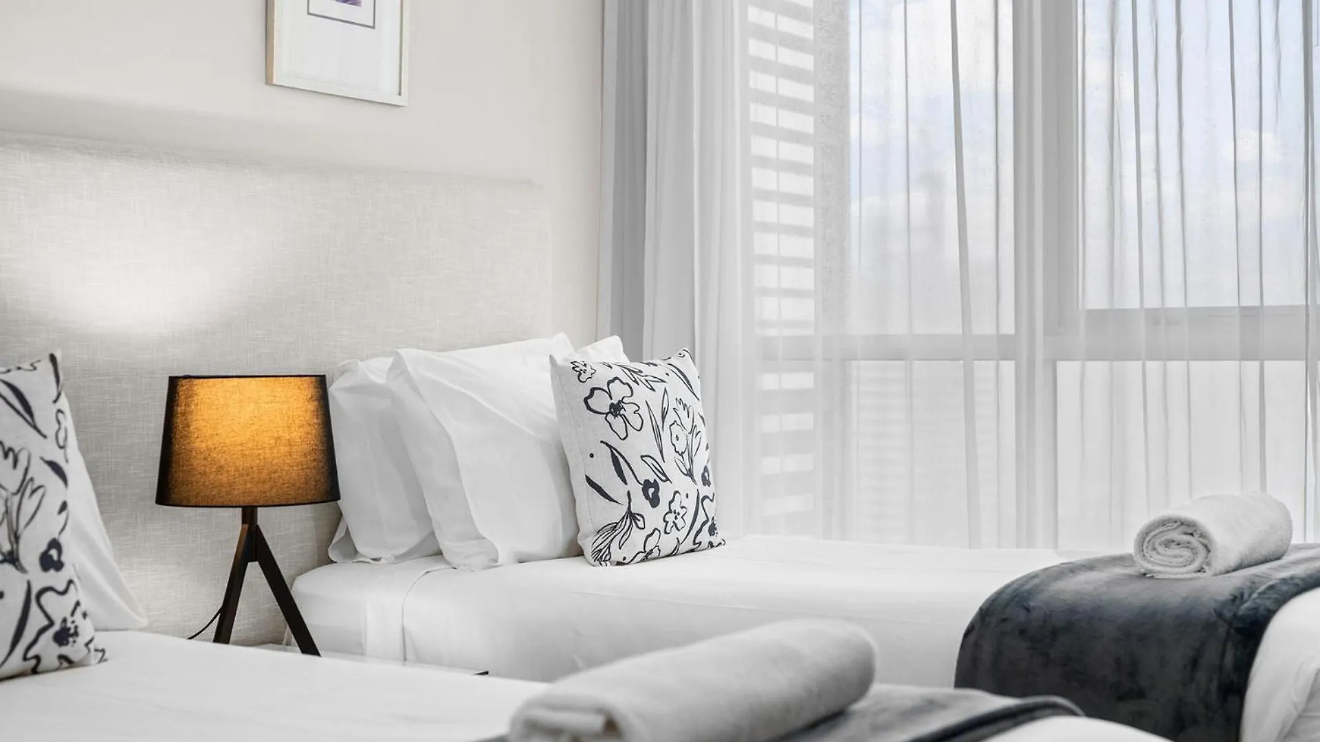 Deluxe 2 Bedroom Apartment Ocean And Hinterland Views Gold Coast 0*,  Australia