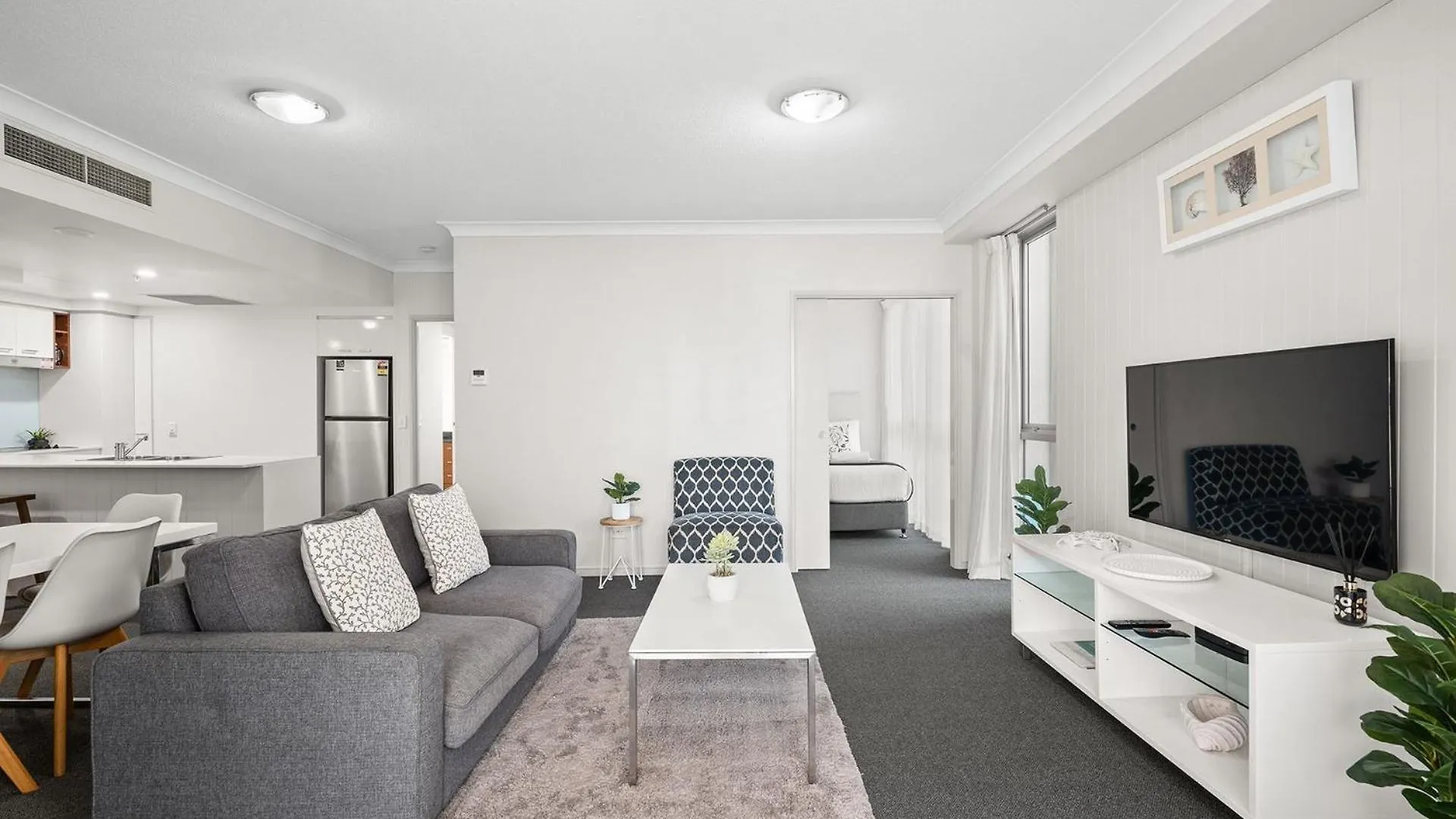 Deluxe 2 Bedroom Apartment Ocean And Hinterland Views Gold Coast