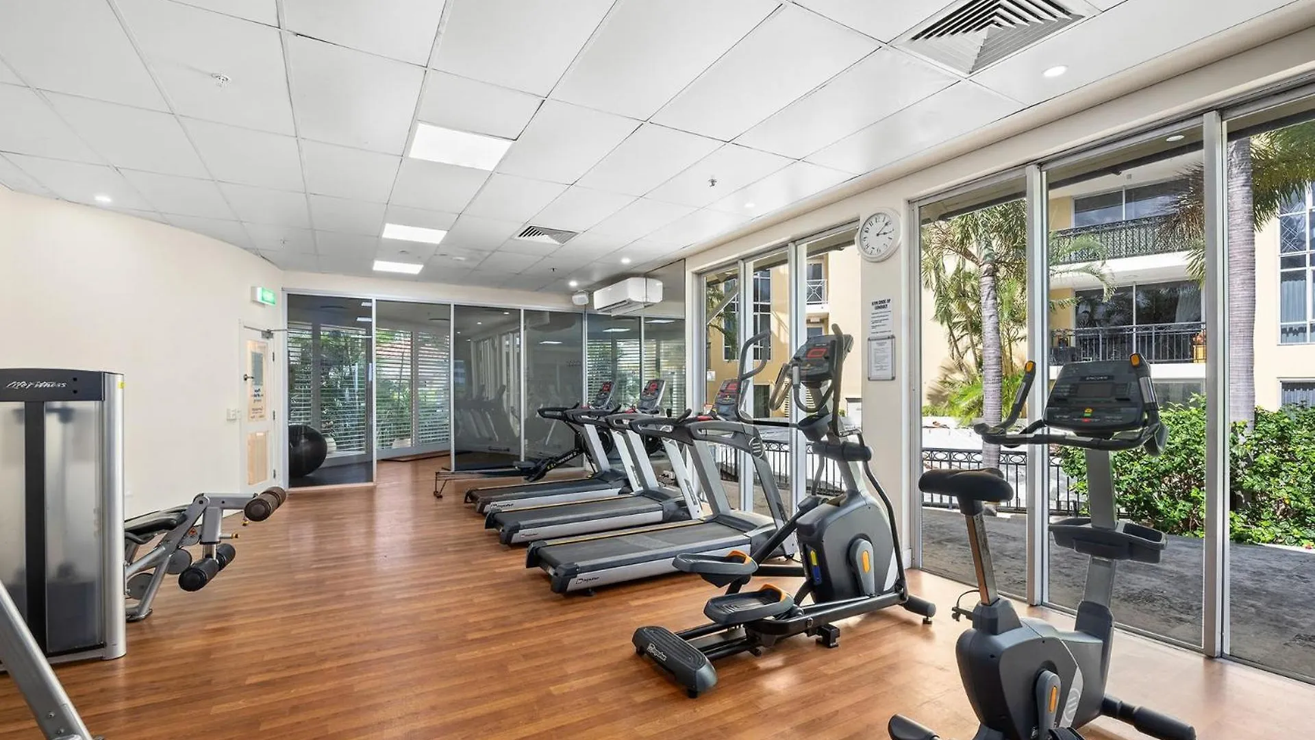 Deluxe 2 Bedroom Apartment Ocean And Hinterland Views Gold Coast